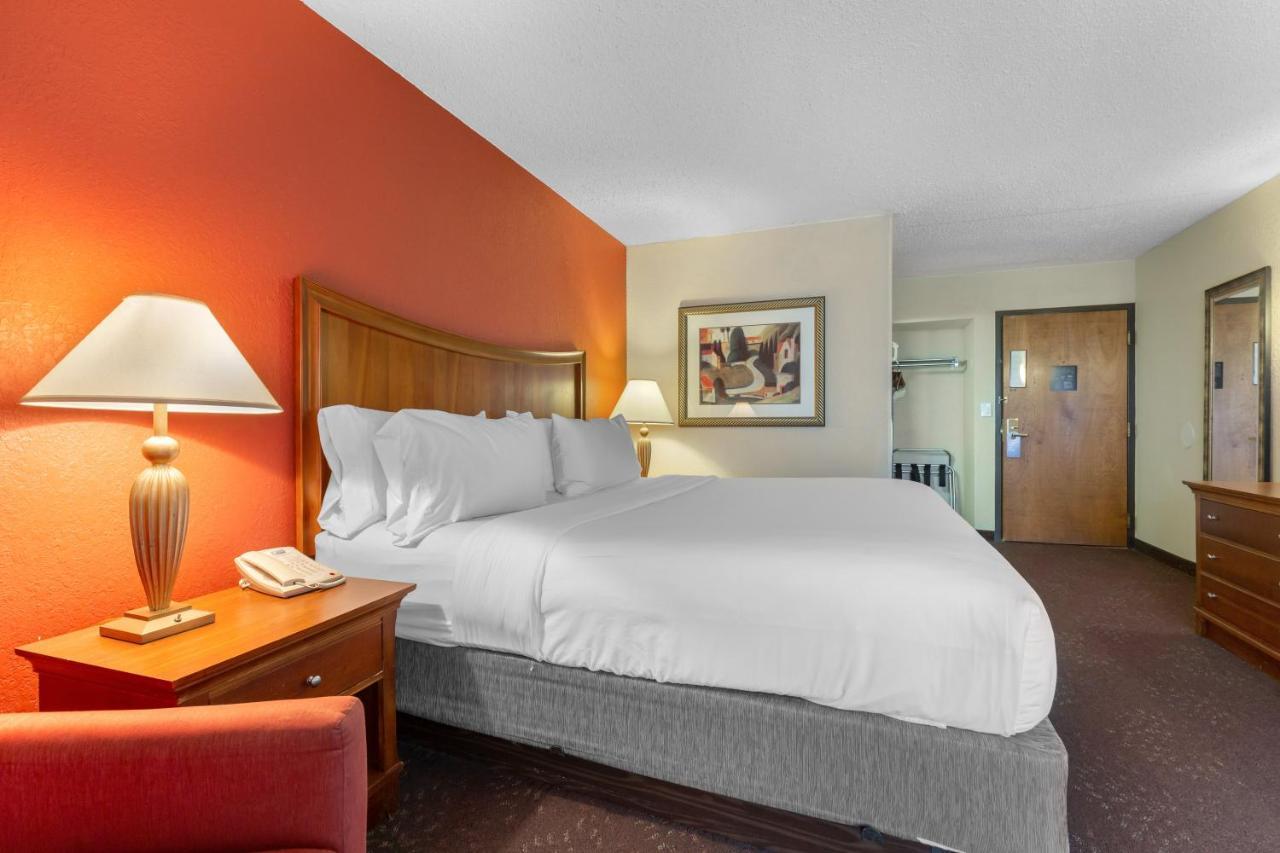 Holiday Inn Express Chicago-Downers Grove By Ihg Экстерьер фото