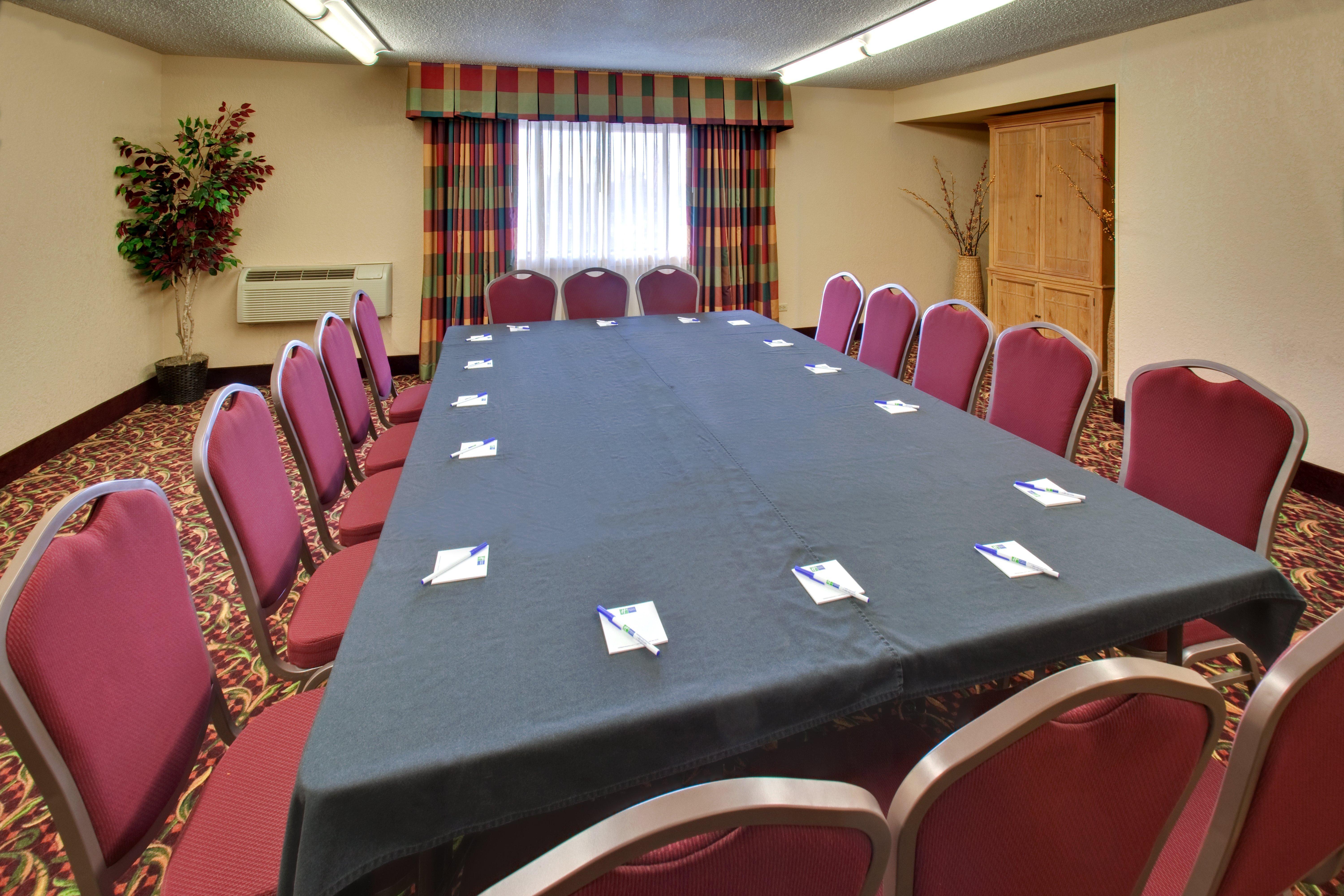 Holiday Inn Express Chicago-Downers Grove By Ihg Удобства фото