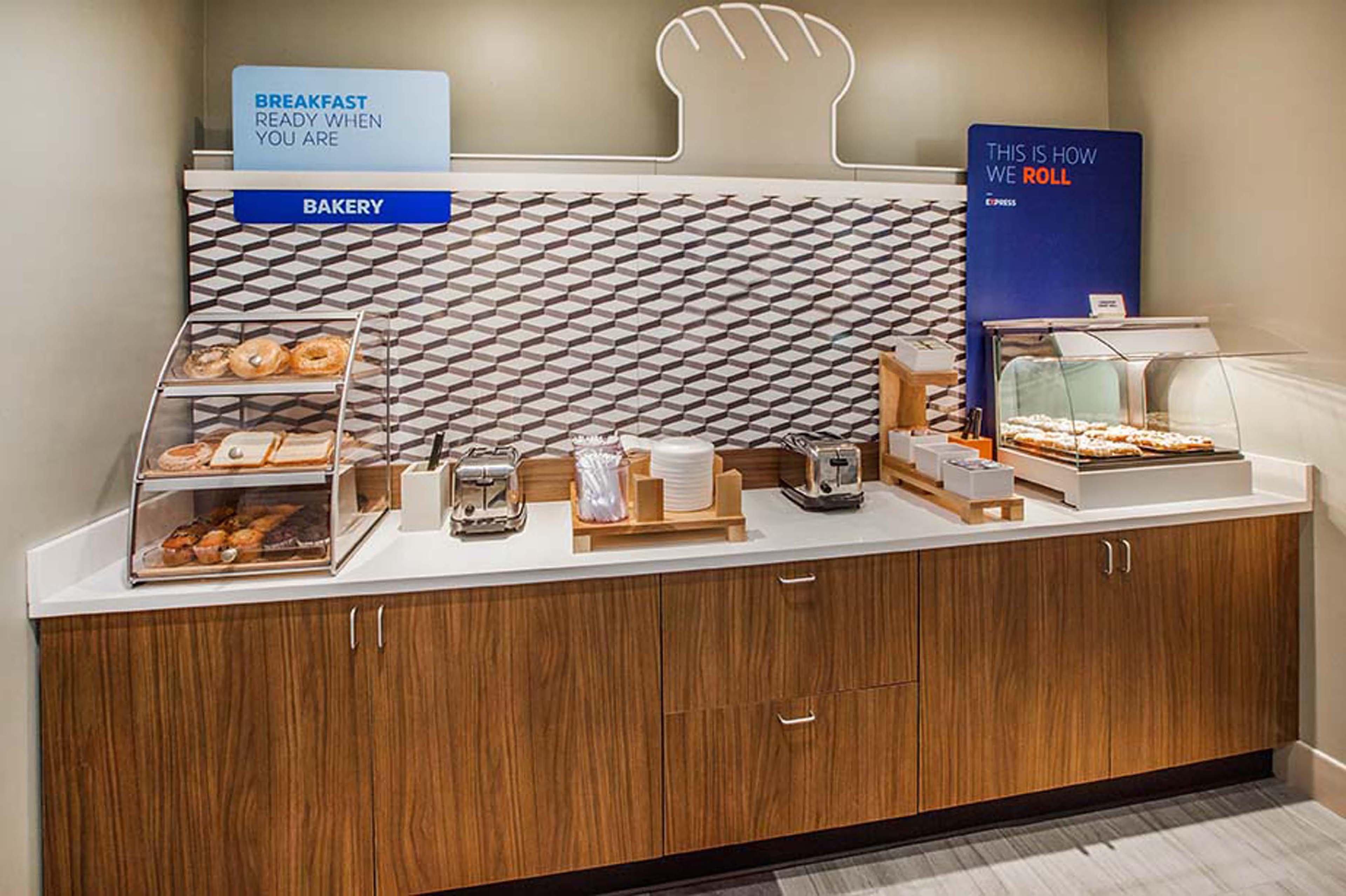 Holiday Inn Express Chicago-Downers Grove By Ihg Экстерьер фото