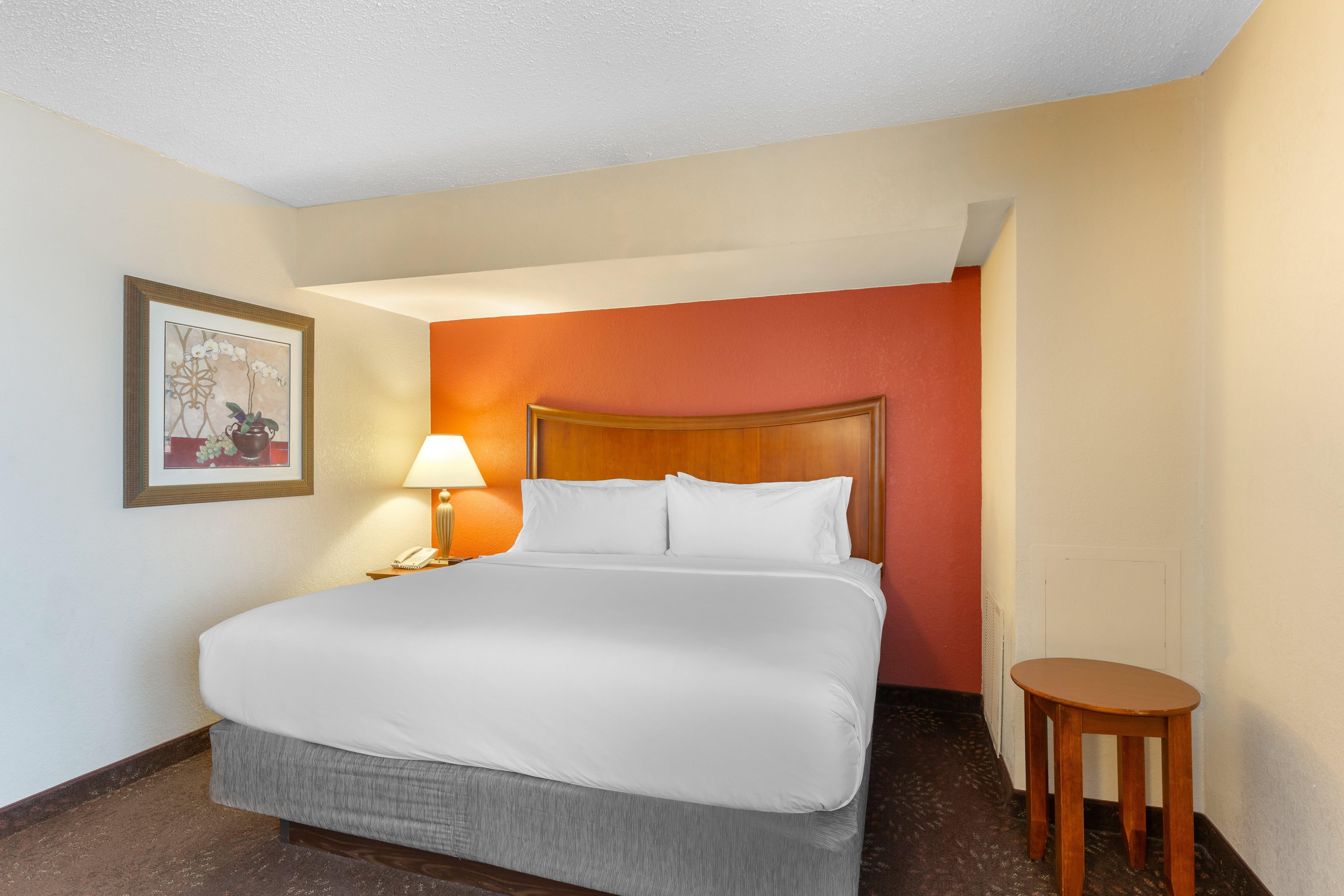 Holiday Inn Express Chicago-Downers Grove By Ihg Экстерьер фото
