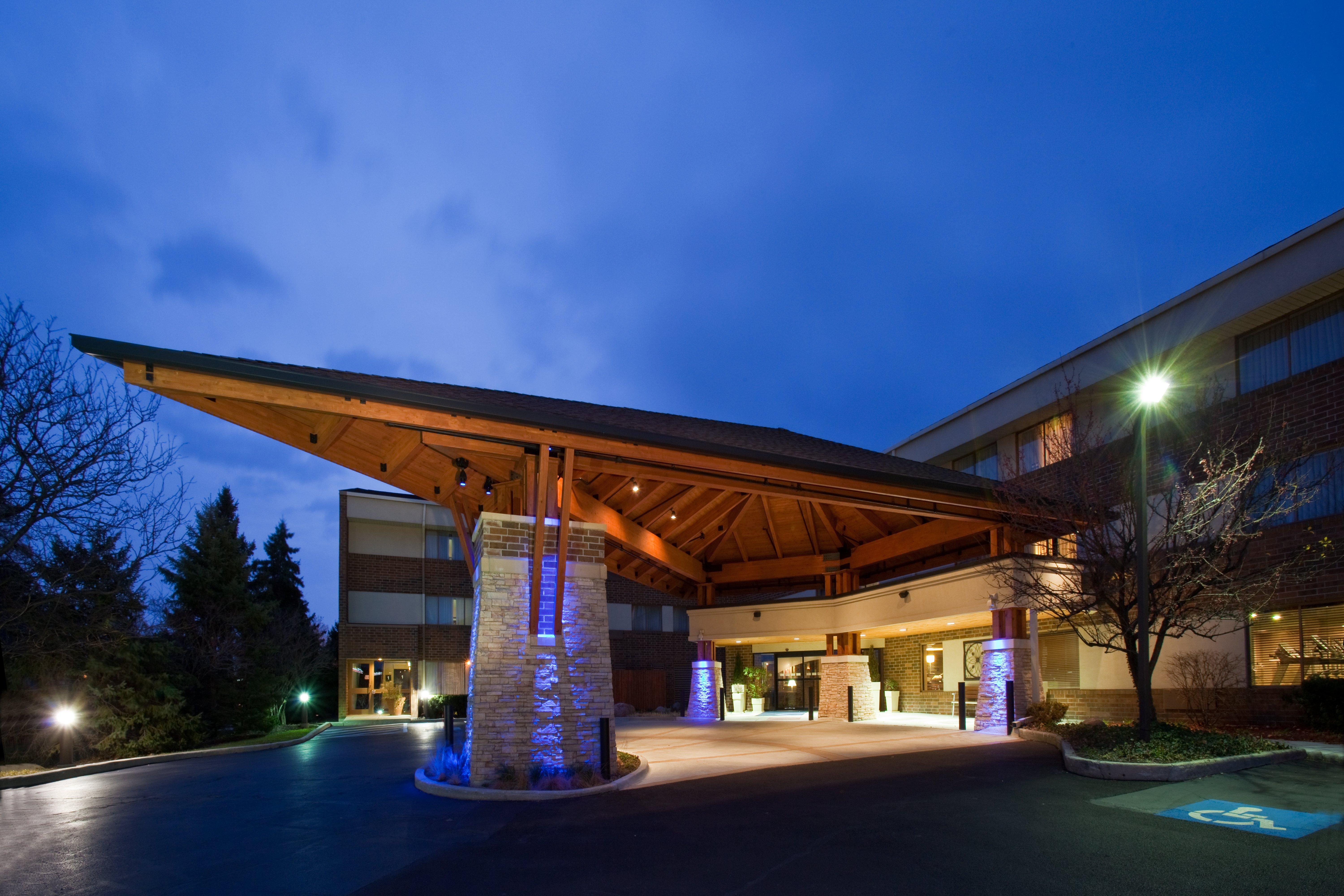 Holiday Inn Express Chicago-Downers Grove By Ihg Экстерьер фото