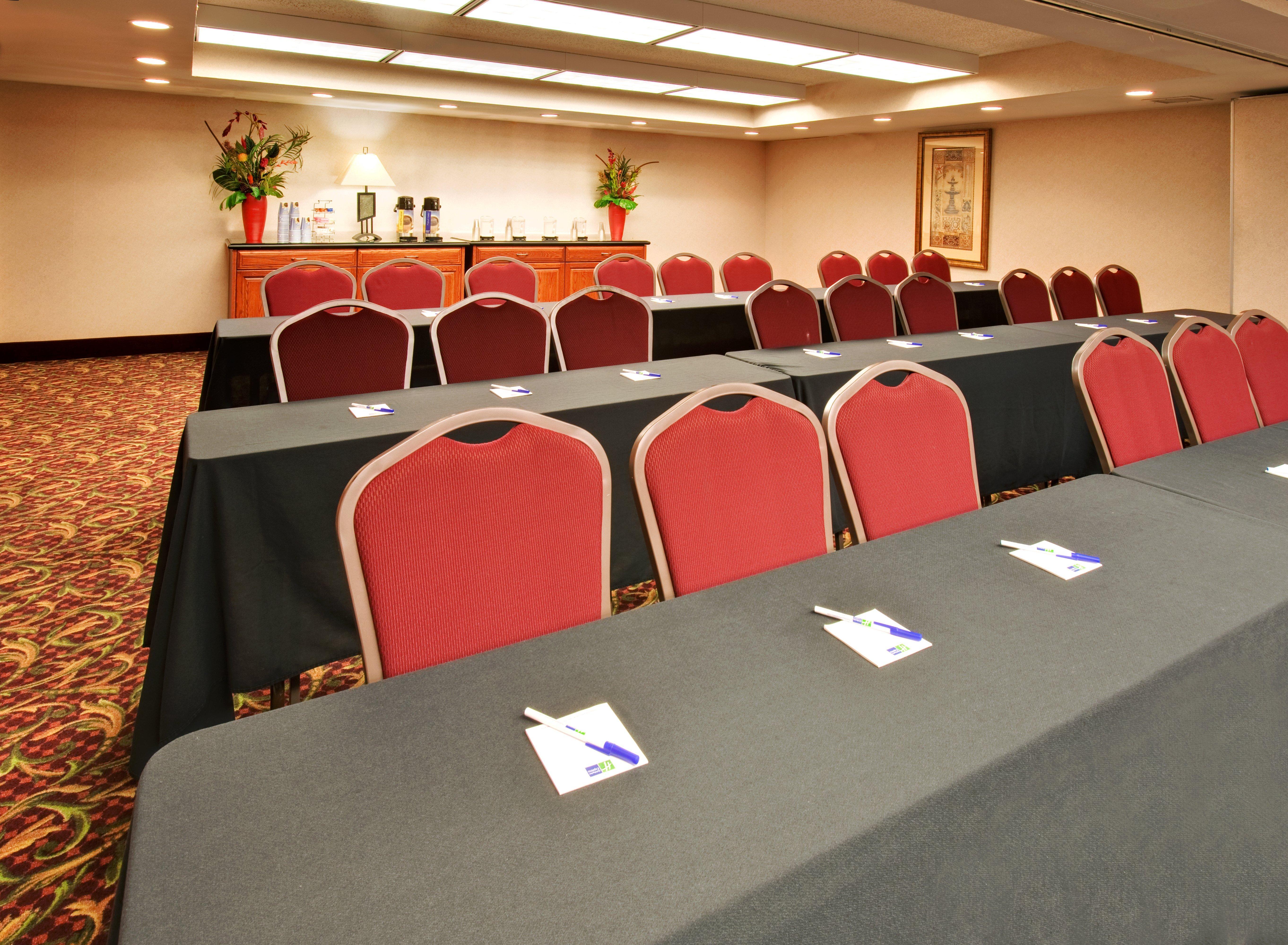 Holiday Inn Express Chicago-Downers Grove By Ihg Удобства фото