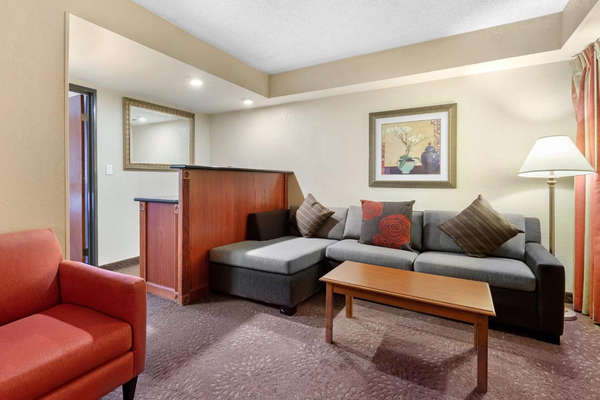 Holiday Inn Express Chicago-Downers Grove By Ihg Экстерьер фото