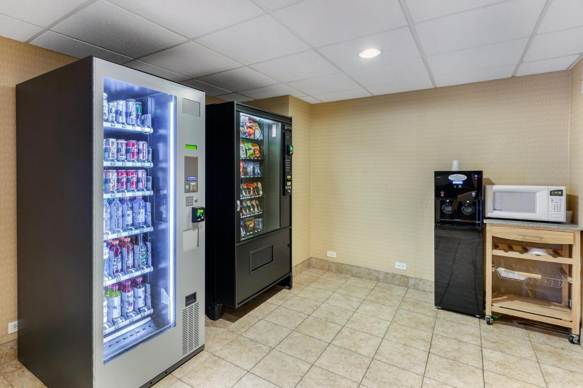 Holiday Inn Express Chicago-Downers Grove By Ihg Экстерьер фото