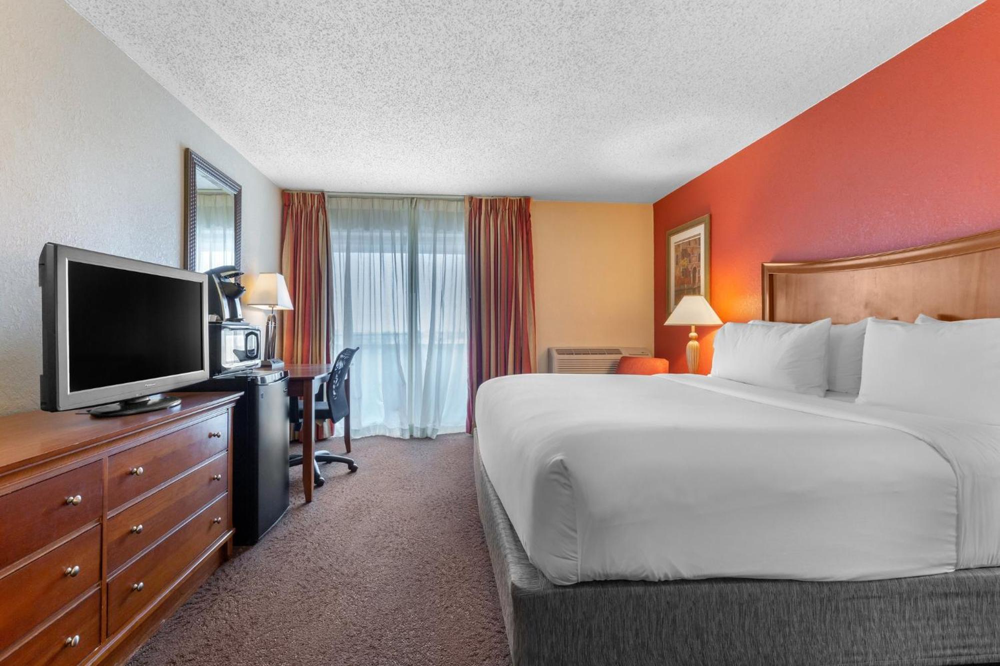 Holiday Inn Express Chicago-Downers Grove By Ihg Экстерьер фото