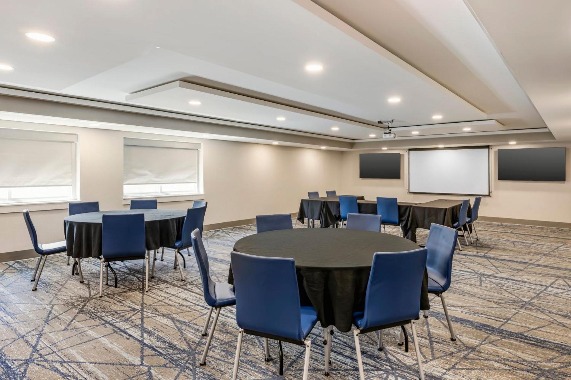 Holiday Inn Express Chicago-Downers Grove By Ihg Экстерьер фото