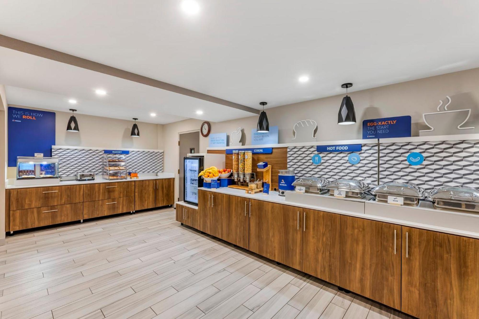 Holiday Inn Express Chicago-Downers Grove By Ihg Экстерьер фото