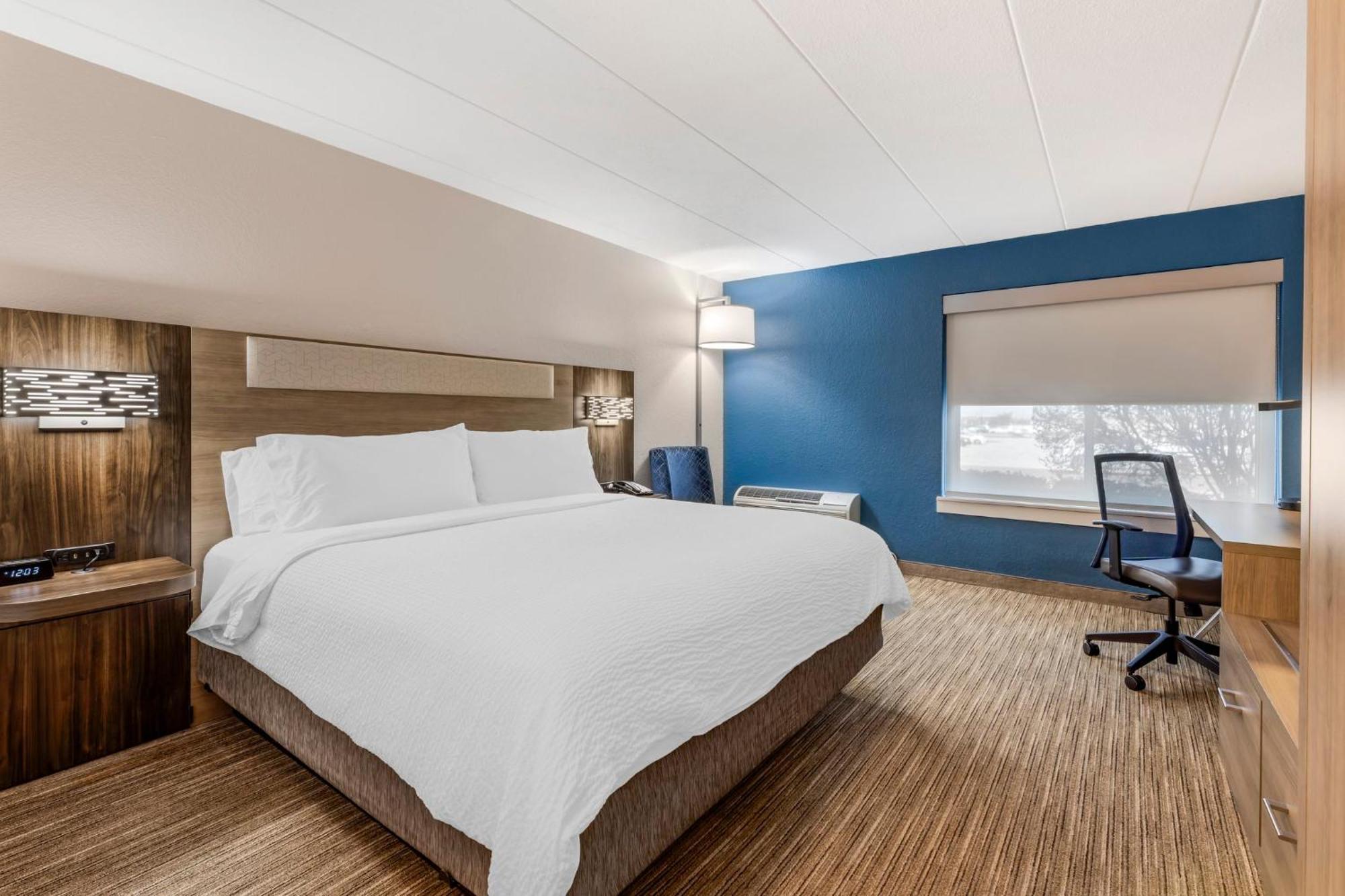 Holiday Inn Express Chicago-Downers Grove By Ihg Экстерьер фото