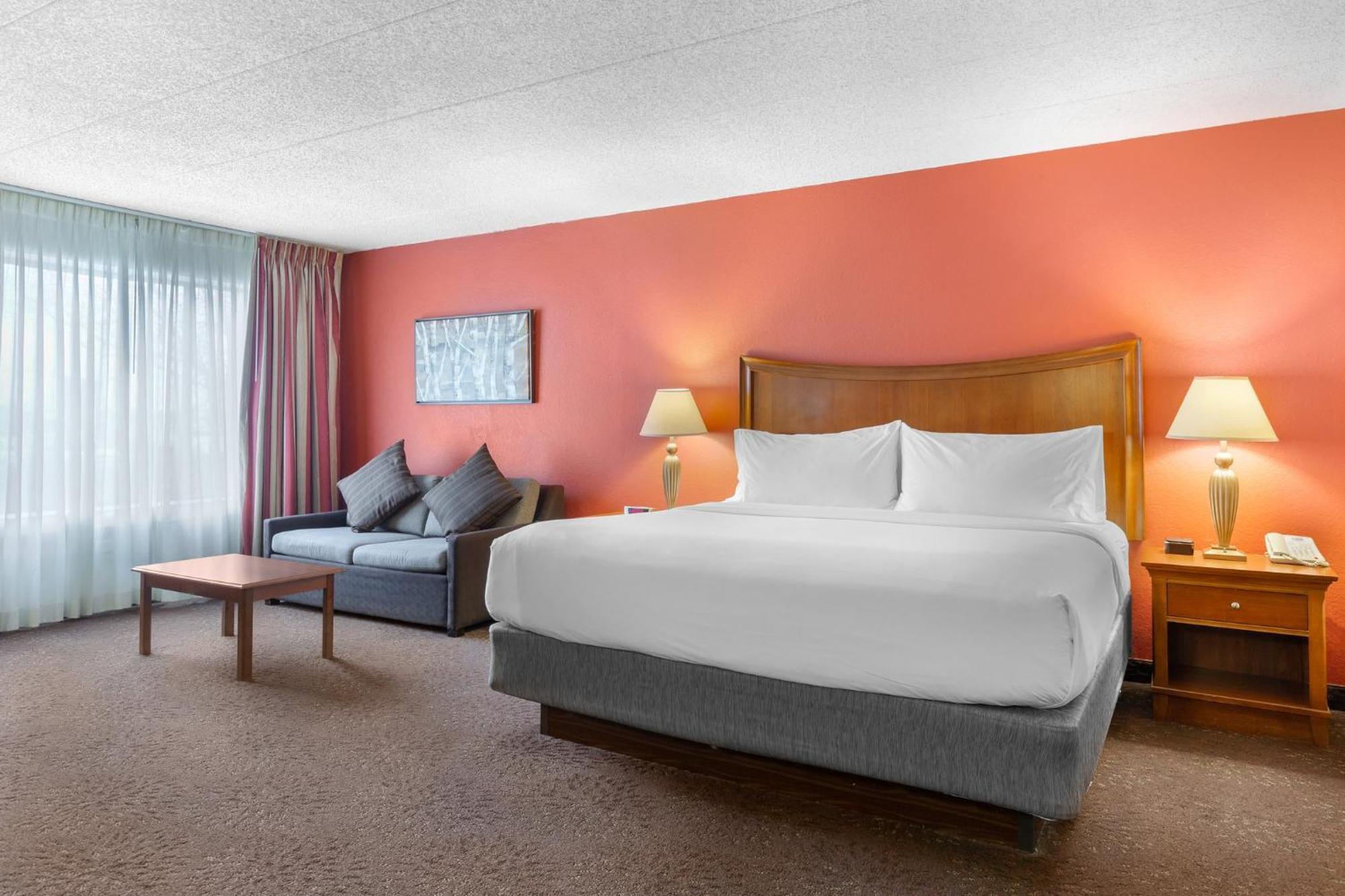 Holiday Inn Express Chicago-Downers Grove By Ihg Экстерьер фото