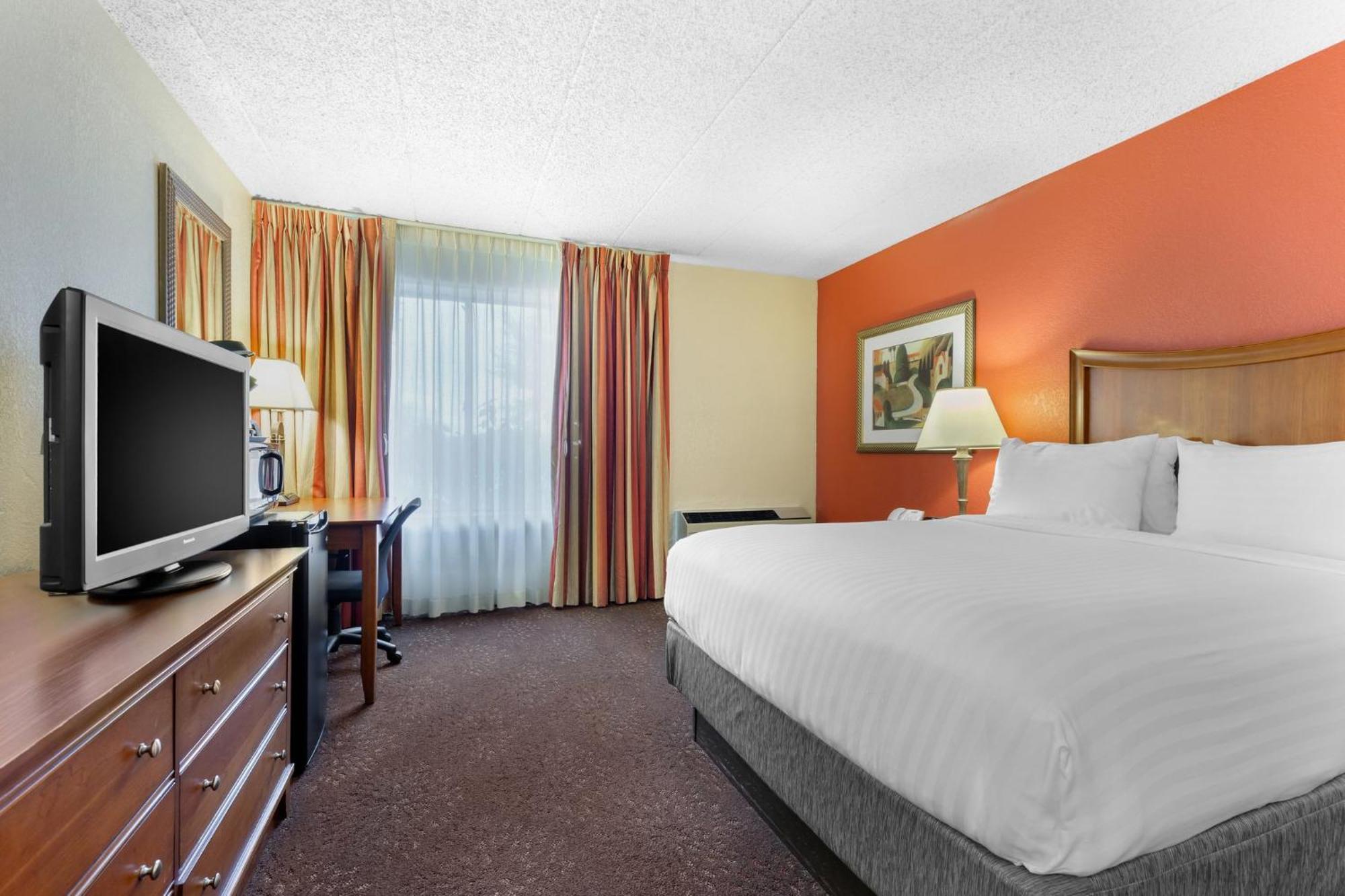 Holiday Inn Express Chicago-Downers Grove By Ihg Экстерьер фото
