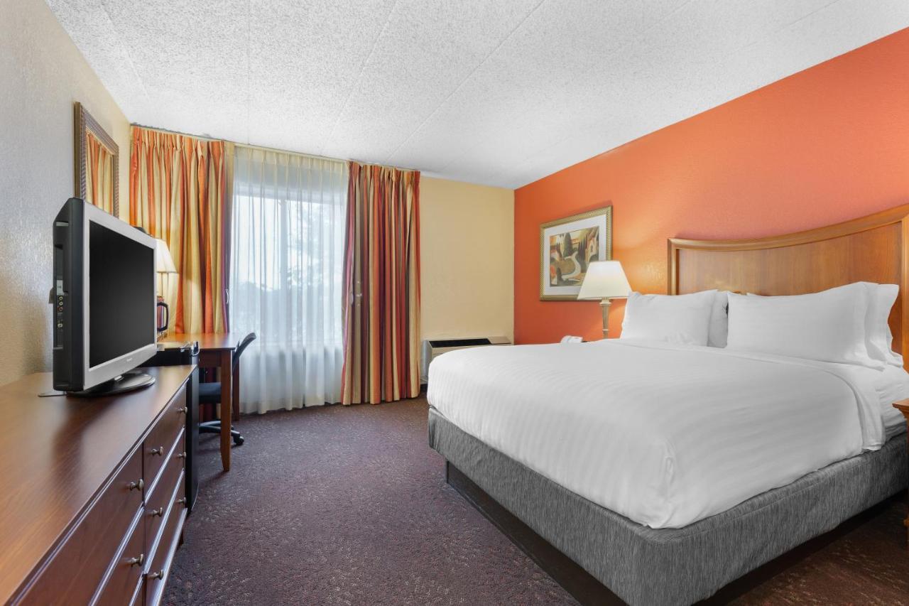 Holiday Inn Express Chicago-Downers Grove By Ihg Экстерьер фото